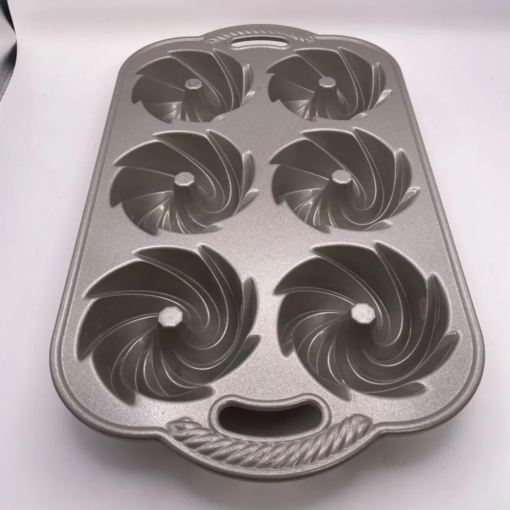 Nordic Ware Heritage Bundtlette Pan 6 Cavity Silver Cast Aluminum 4 Cup USA